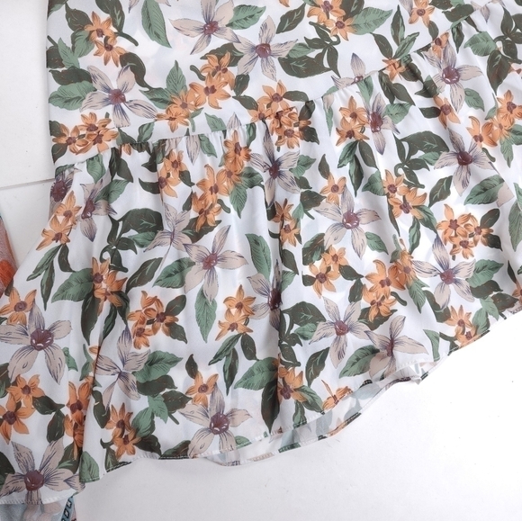 Follow Me White Peach Green Floral Asymmetric Skirt Sz M - Picture 11 of 12